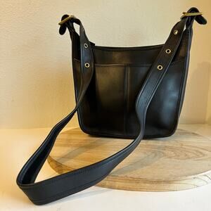 90s Vintage Croft & Barrow Black Genuine Leather Medium Shoulder Bag